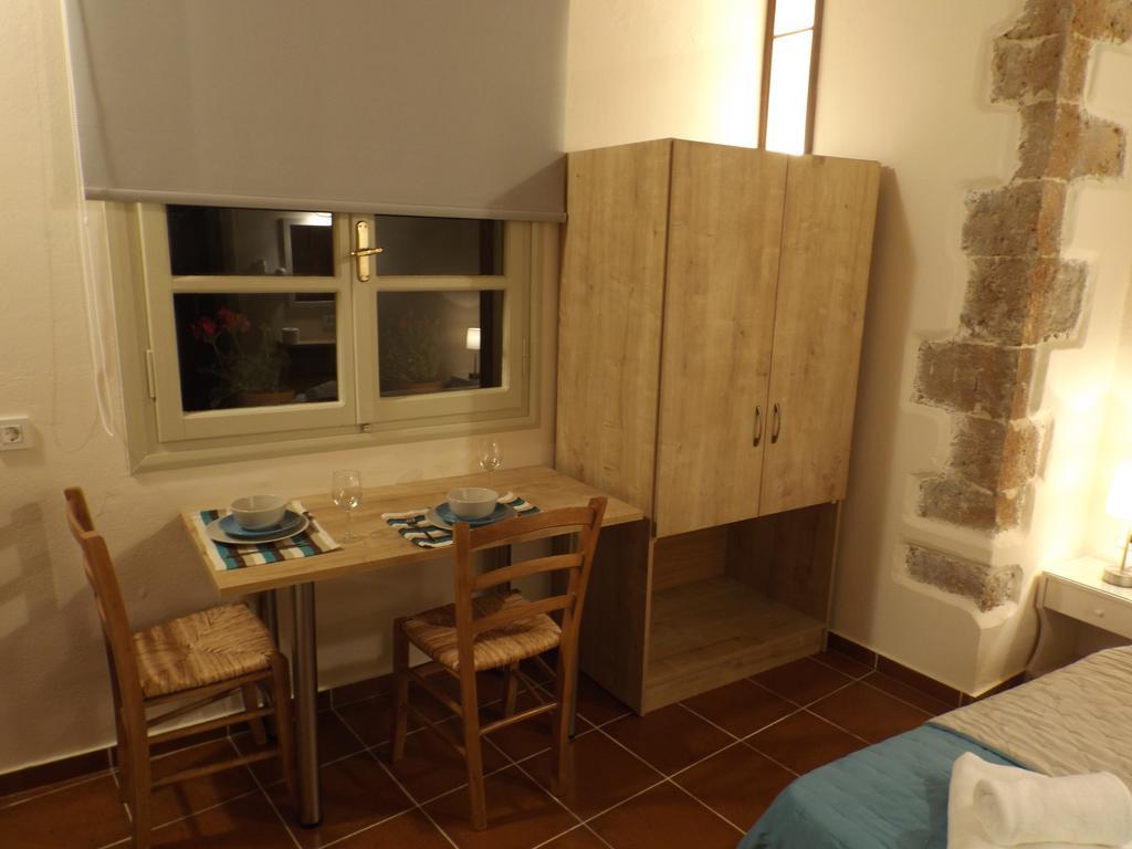 Fivos Pension Chania  Buitenkant foto