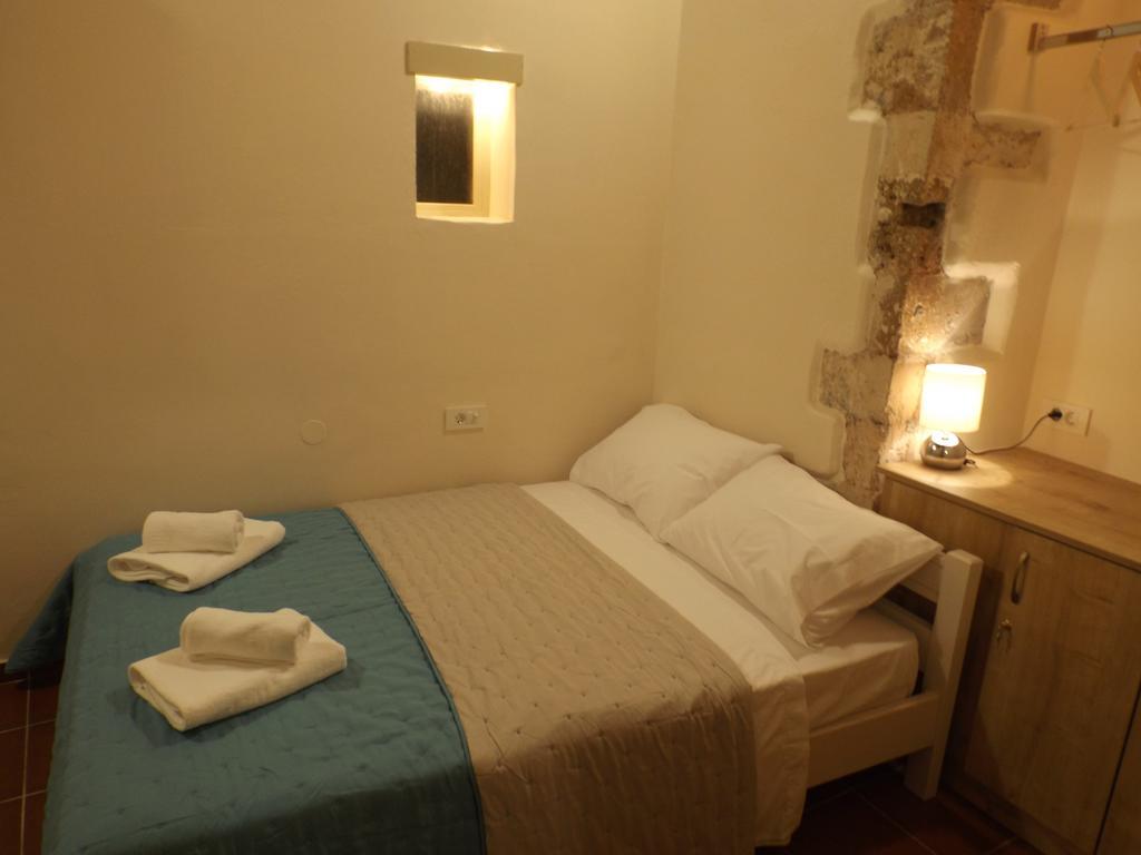 Fivos Pension Chania  Buitenkant foto